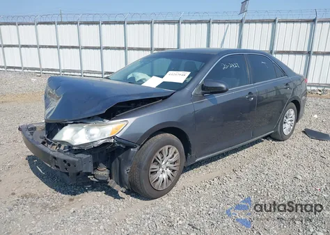 2014 Toyota Camry Le z USA, uszkodzony, nr VIN 4T1BF1FK1EU458356